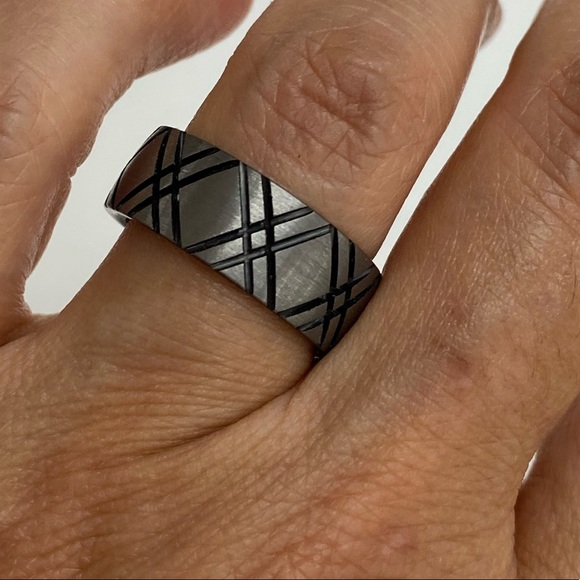 8MM TUNGSTEN WEDDING BAND DOUBLE X DESIGN RING - Picture 5 of 9